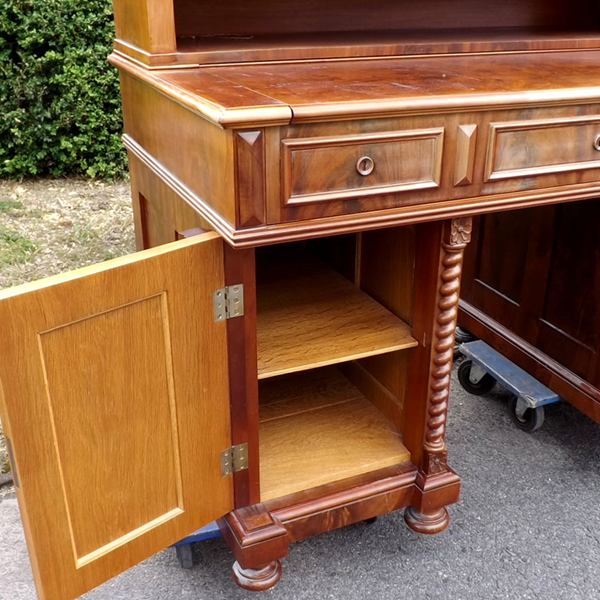 Fachhandel für antike Möbel und Vintage