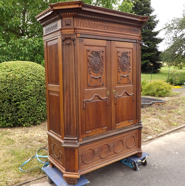 Fachhandel für antike Möbel und Vintage