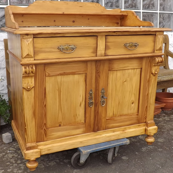 Fachhandel für antike Möbel und Vintage