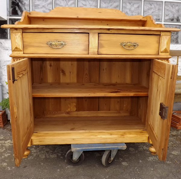 Fachhandel für antike Möbel und Vintage