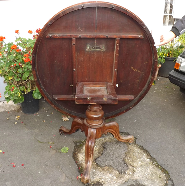 Fachhandel für antike Möbel und Vintage