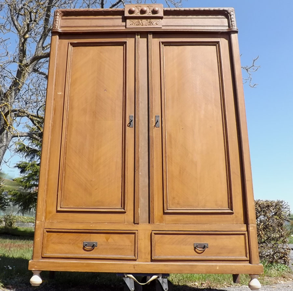 Fachhandel für antike Möbel und Vintage