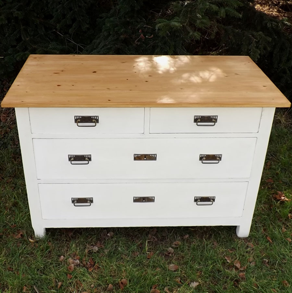 Fachhandel für antike Möbel und Vintage